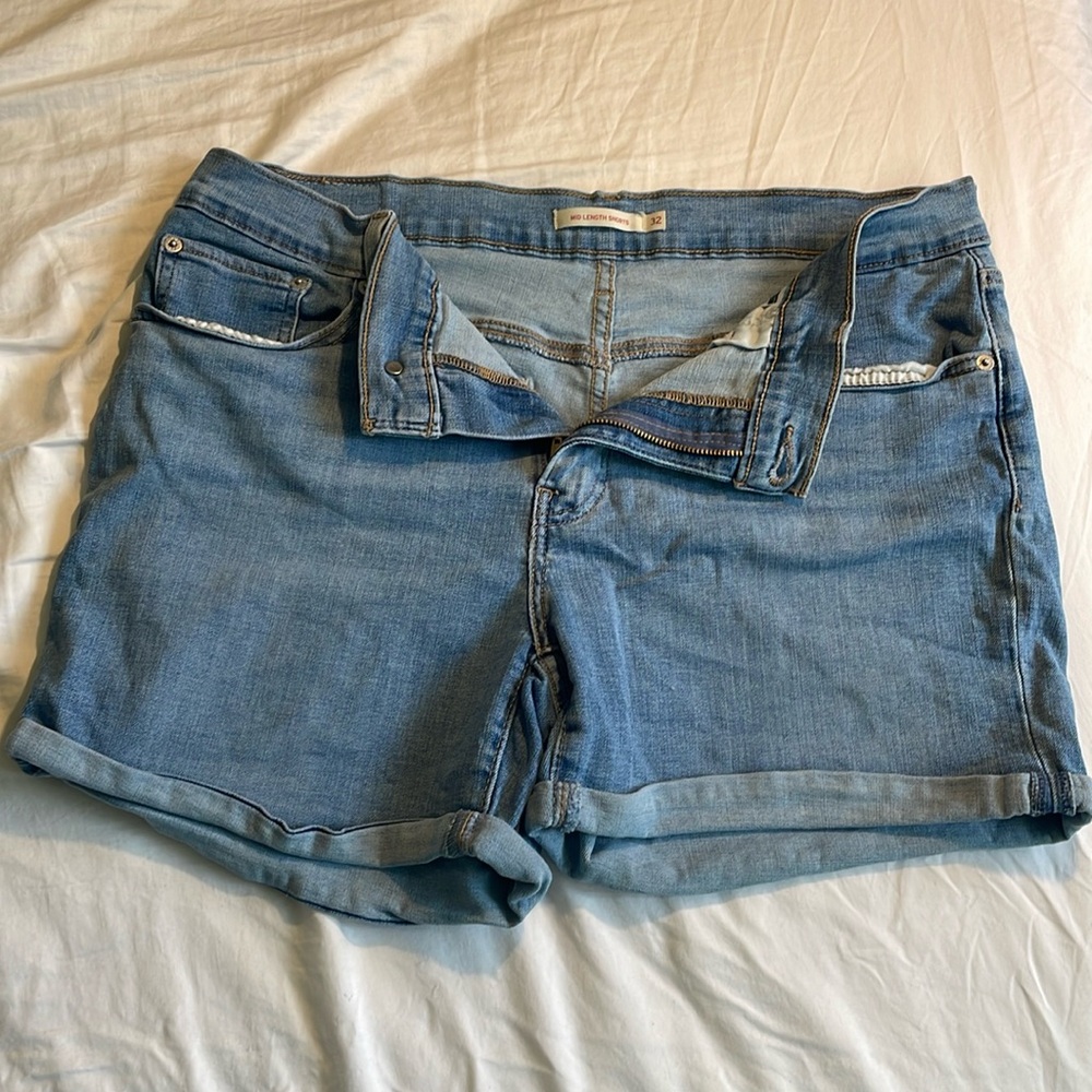 Levi Strauss & Co jean shorts, size 32.